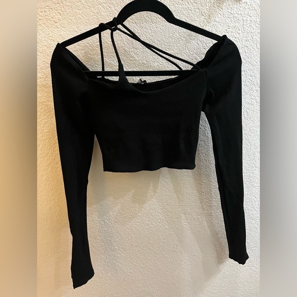 NEW Naked Wardrobe Black Long Slitted Sleeve Snatched Cross Strap Crop Top - Picture 6 of 7